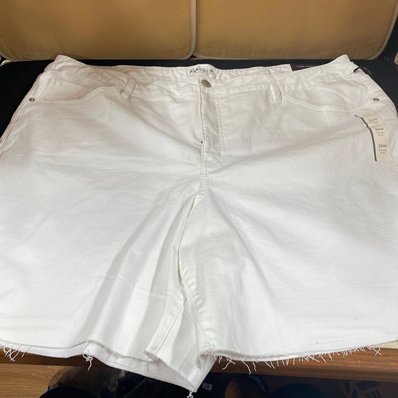 Ava & Viv Pants - Bermuda high rise white jeans shorts